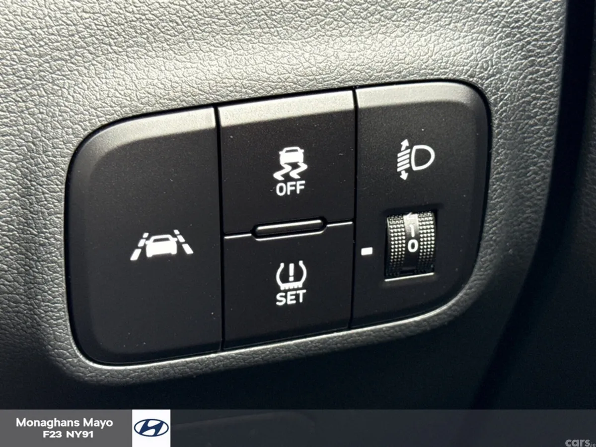 Hyundai i10 Hatchback, Petrol, 2020, Blue