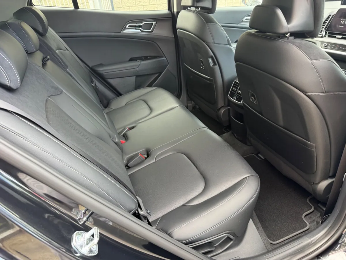 Kia Sportage Hatchback, Petrol Plug-in Hybrid, 2026, Black
