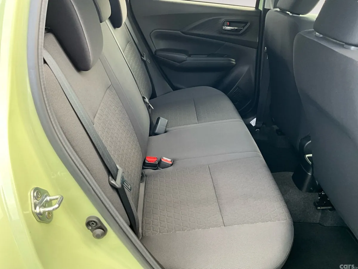 Suzuki Swift Hatchback, Petrol Hybrid, 2025, Yellow