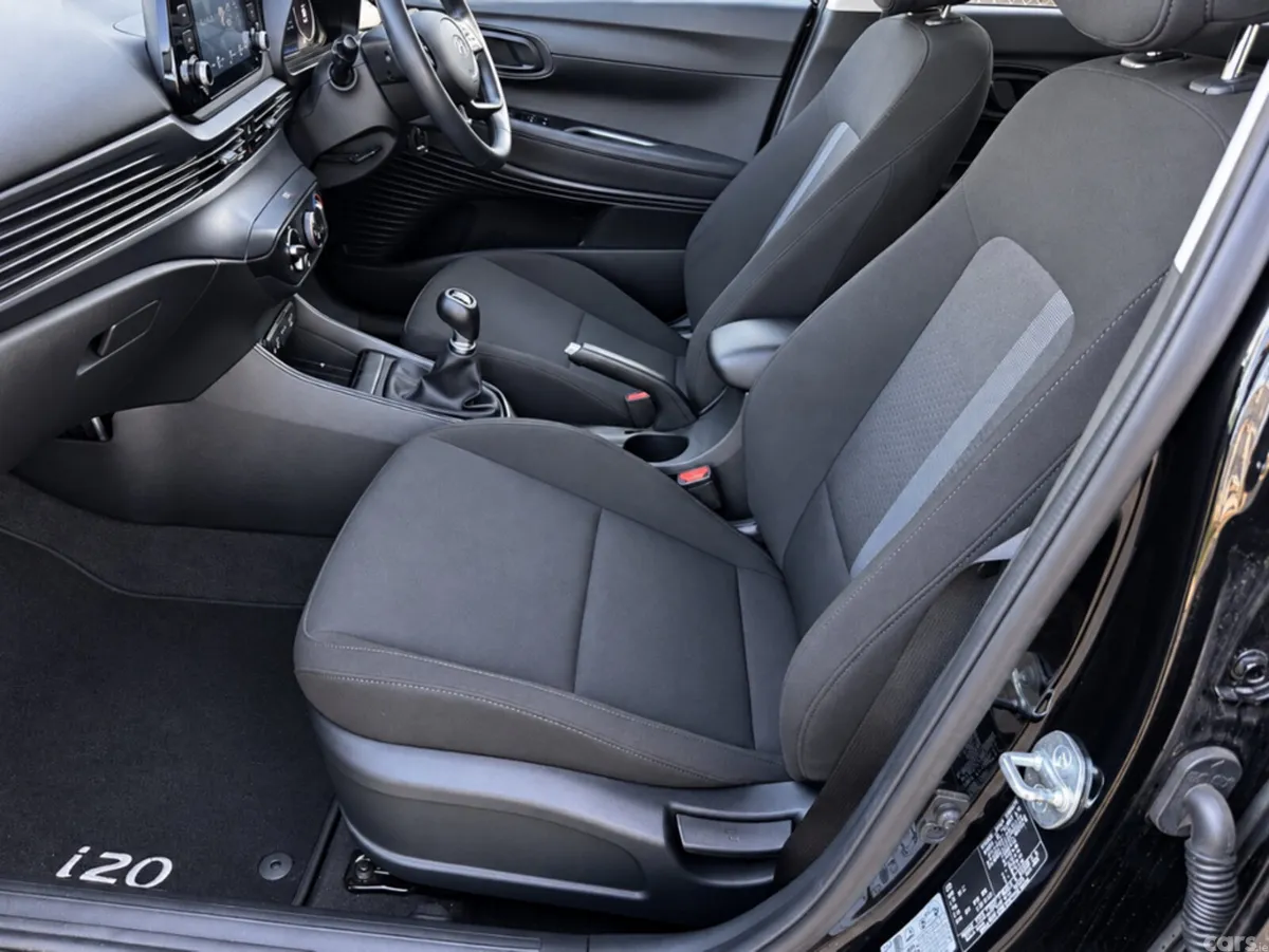 Hyundai i20 Hatchback, Petrol, 2024, Black