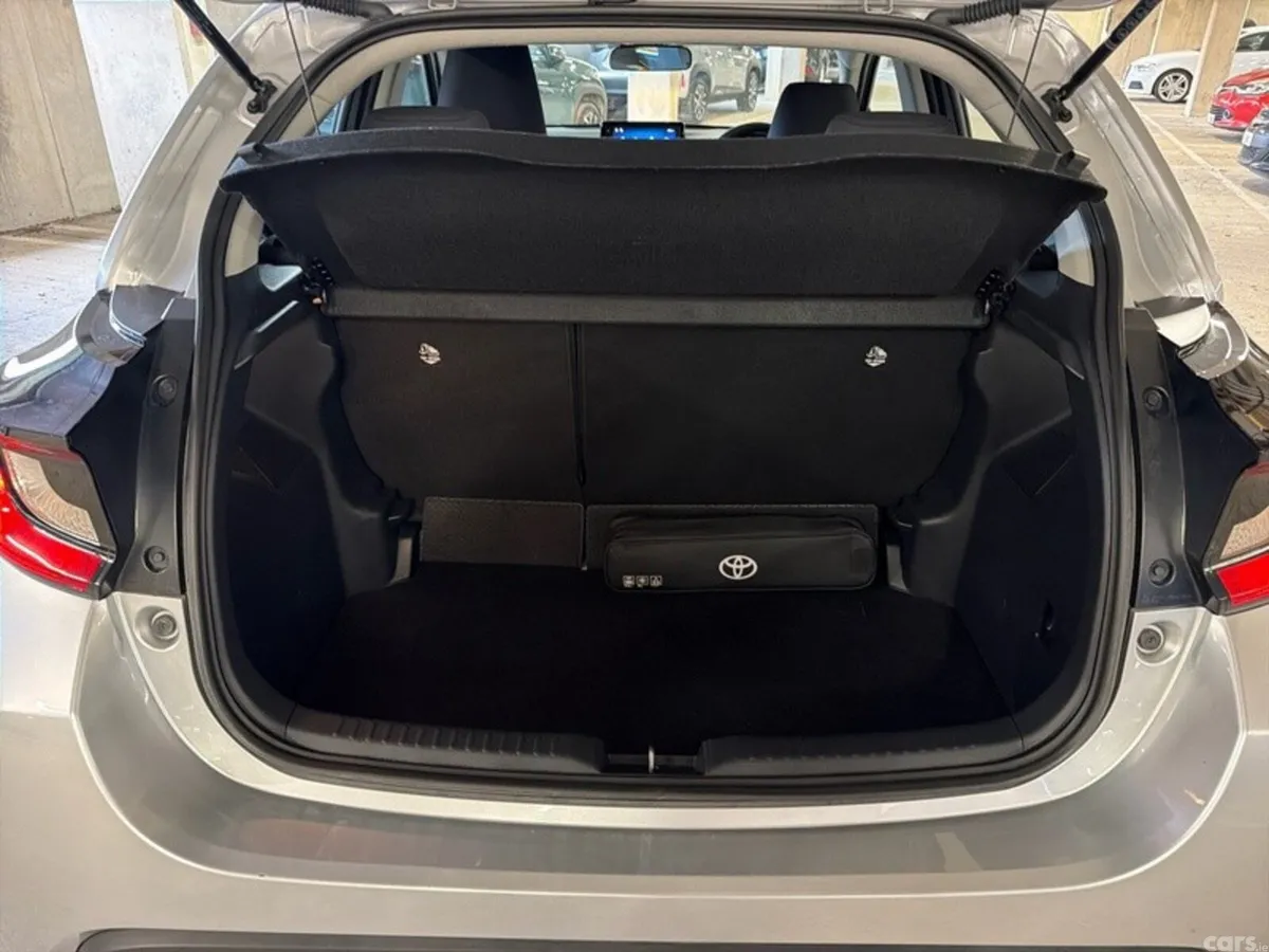 Toyota Yaris Hatchback, Petrol Hybrid, 2026, Grey