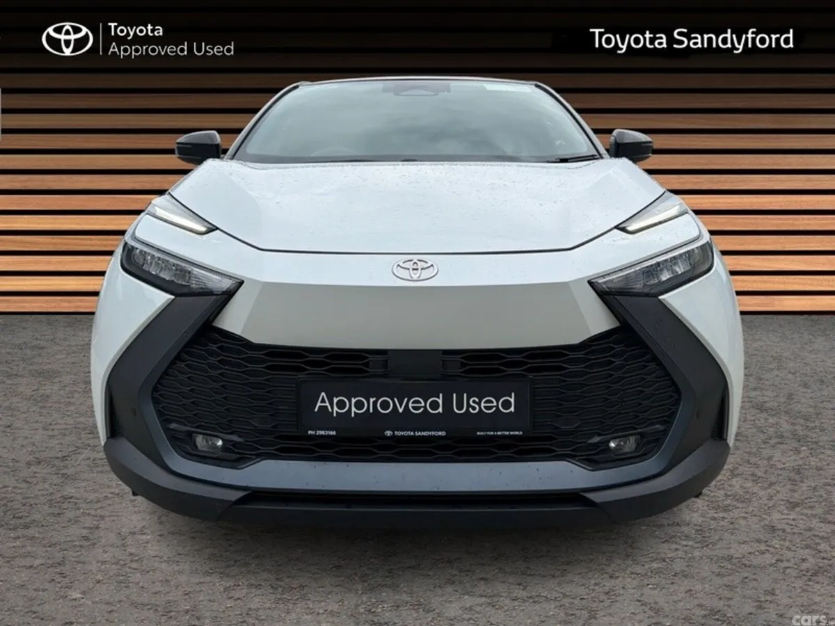 Toyota C-HR SUV, Petrol Hybrid, 2024, White