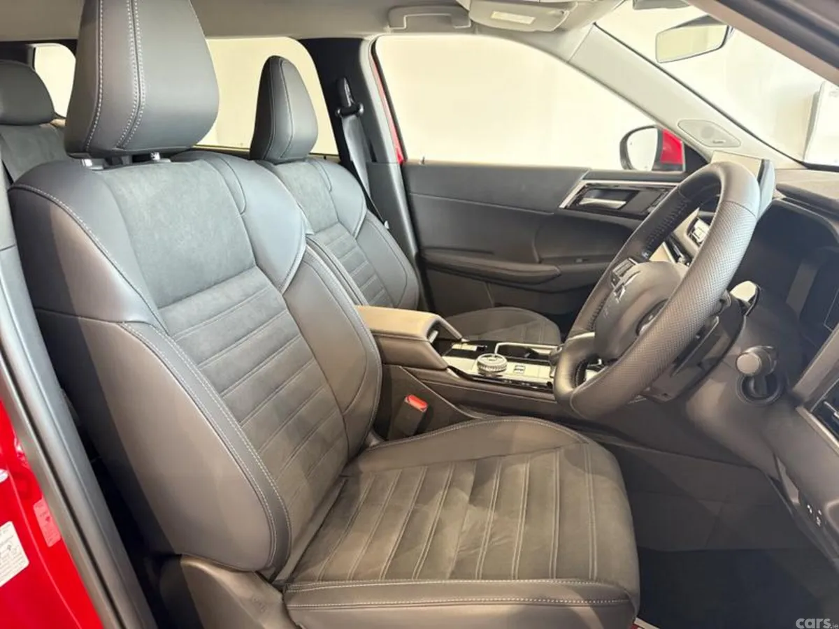 Mitsubishi Outlander SUV, Petrol Hybrid, 2026, Red