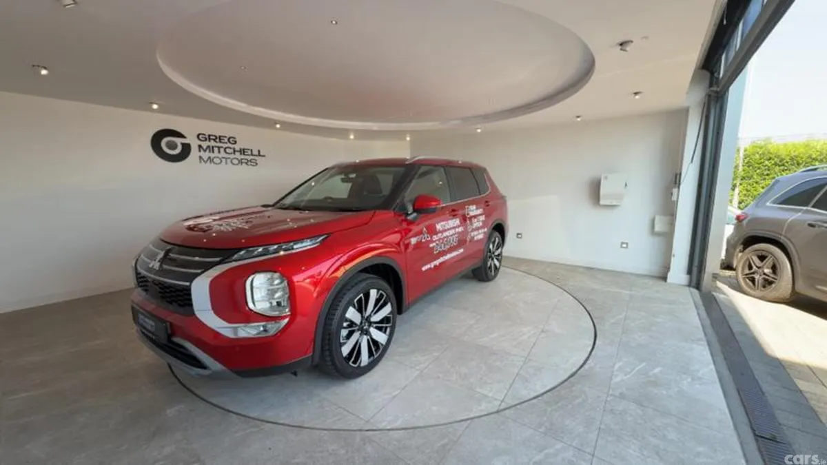 Mitsubishi Outlander SUV, Petrol Hybrid, 2026, Red