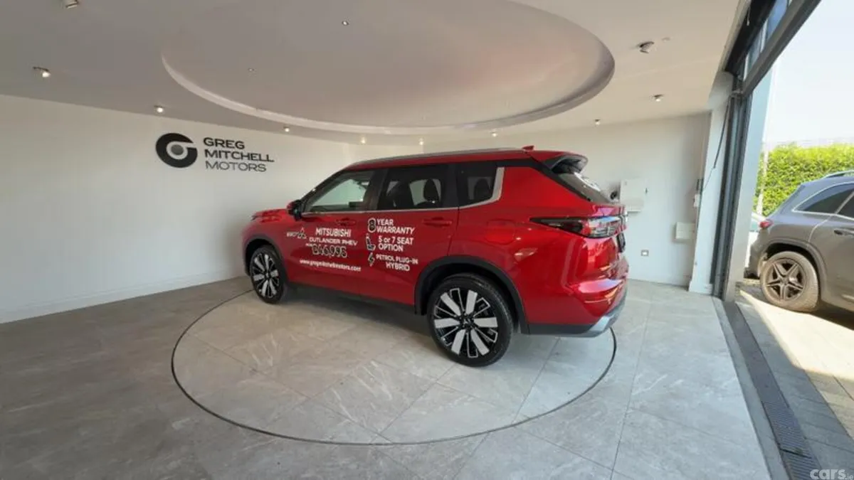 Mitsubishi Outlander SUV, Petrol Hybrid, 2026, Red