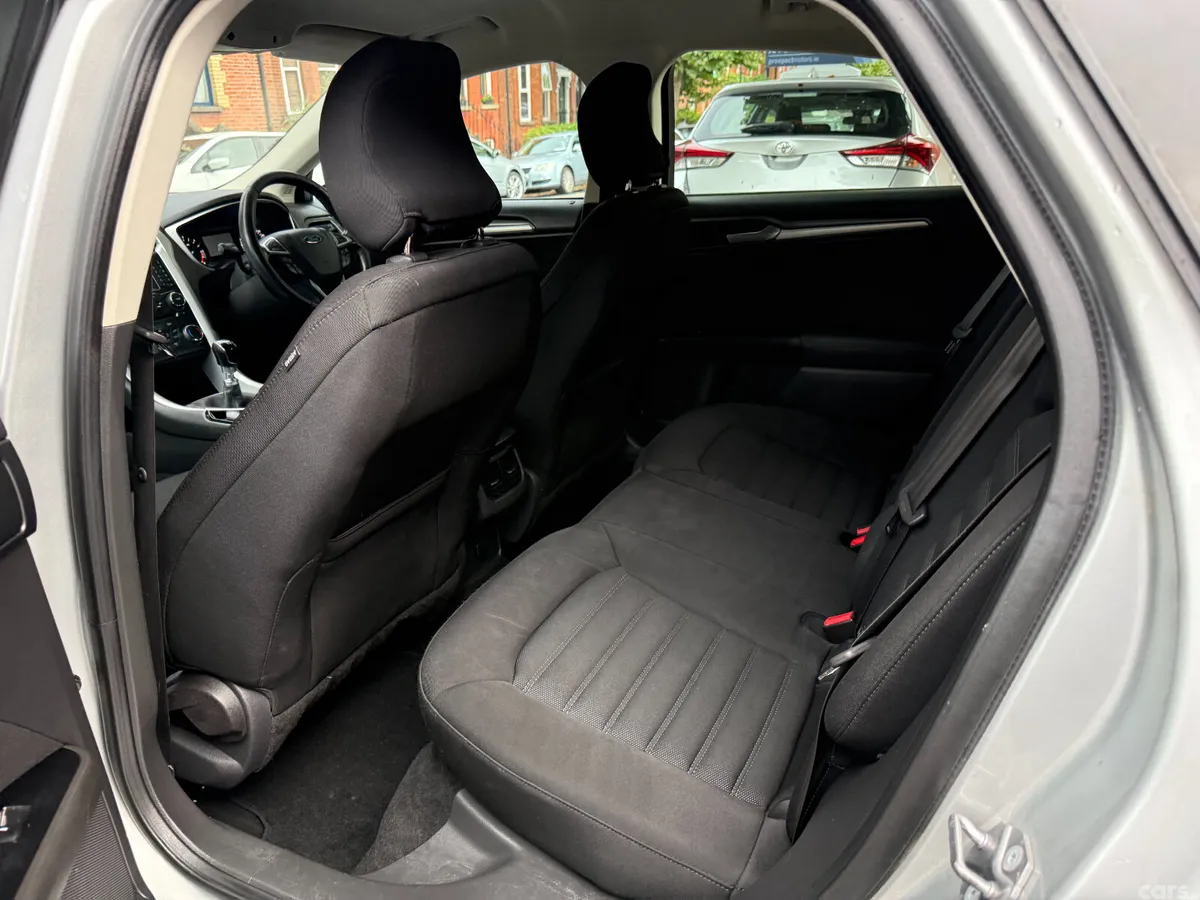 Ford Mondeo Hatchback, Diesel, 2016, Silver