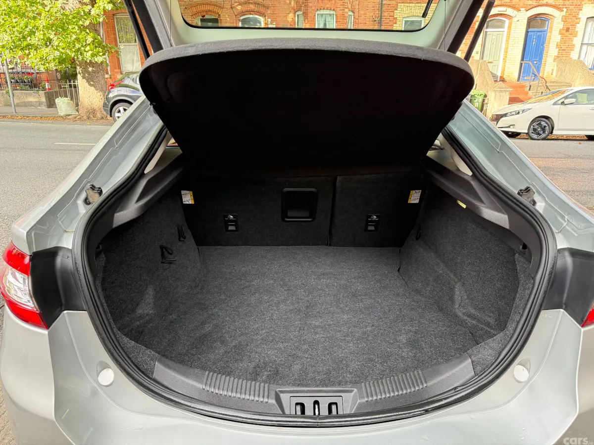 Ford Mondeo Hatchback, Diesel, 2016, Silver