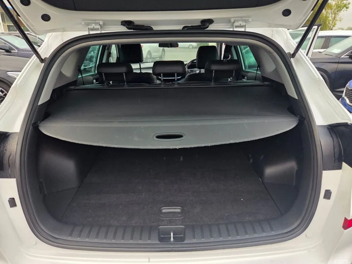 Hyundai Tucson MPV, Petrol, 2019, White