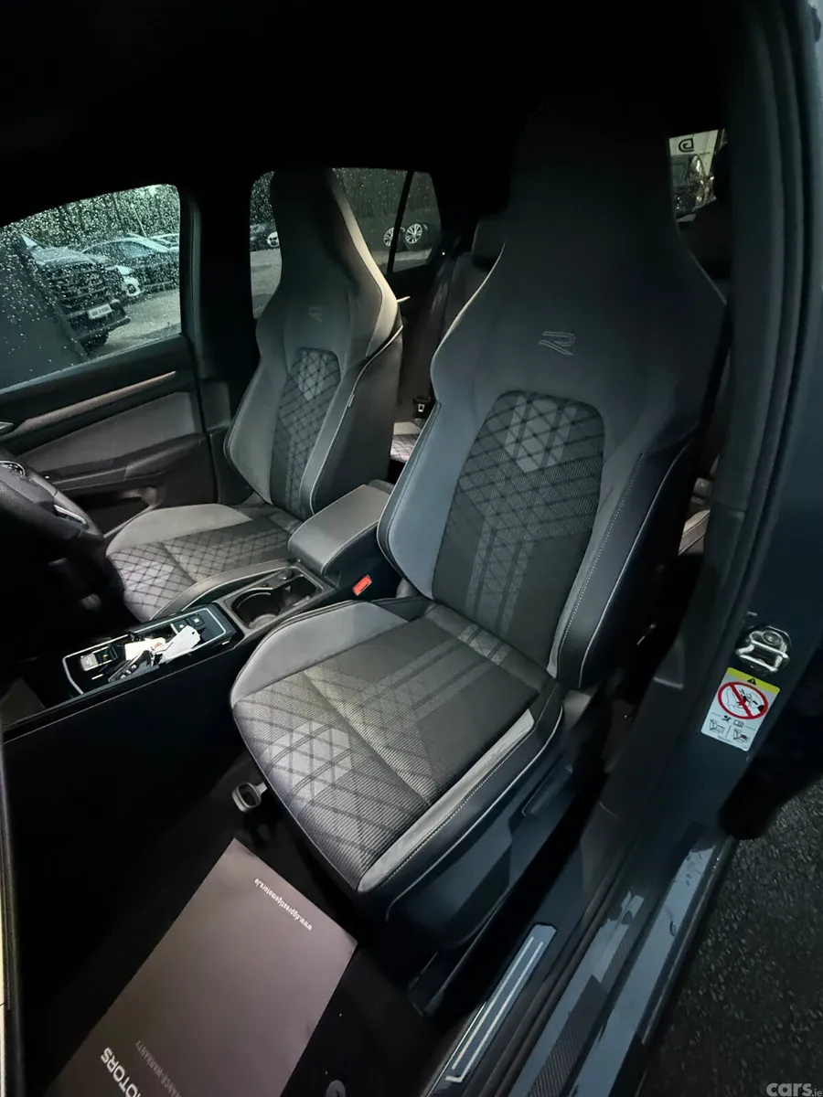 Volkswagen Golf Hatchback, Diesel, 2023, Grey