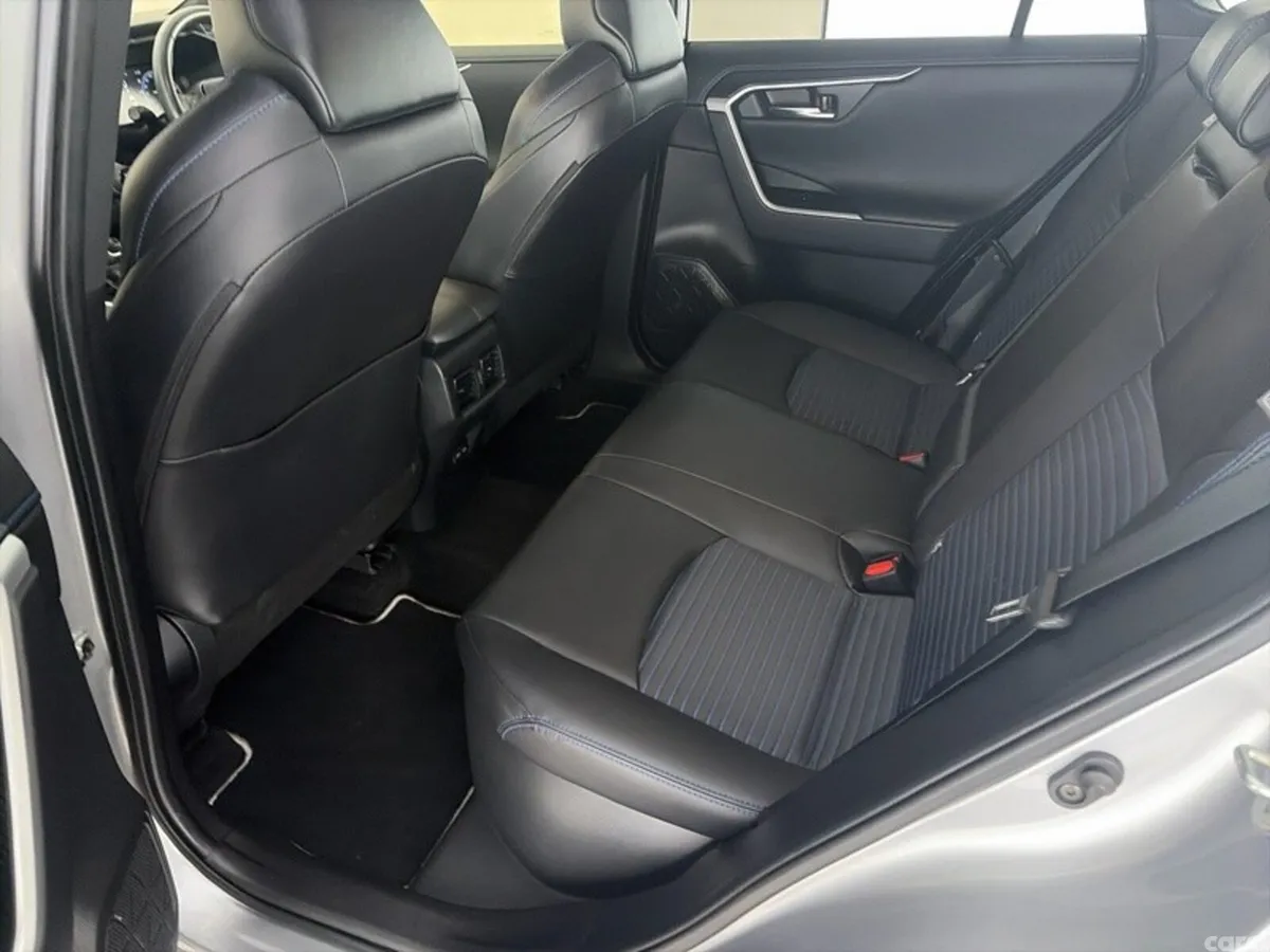 Toyota RAV4 SUV, Petrol Hybrid, 2024, Silver