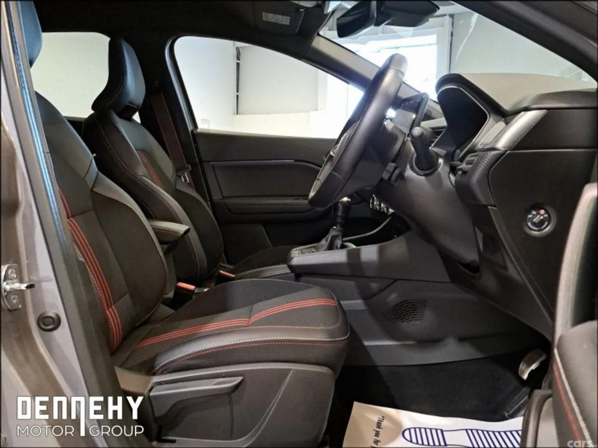 Renault Captur Hatchback, Petrol, 2022, Grey