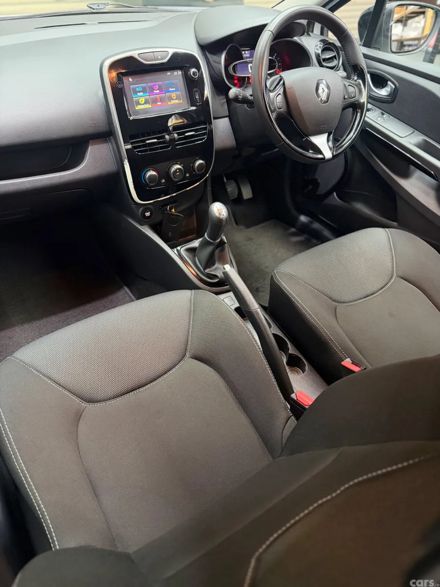 Renault Clio Hatchback, Petrol, 2016, White