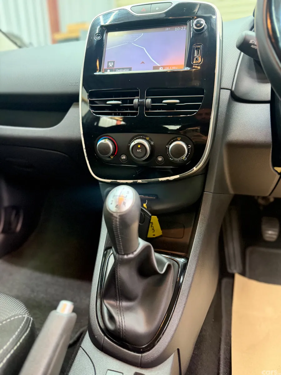 Renault Clio Hatchback, Petrol, 2016, White