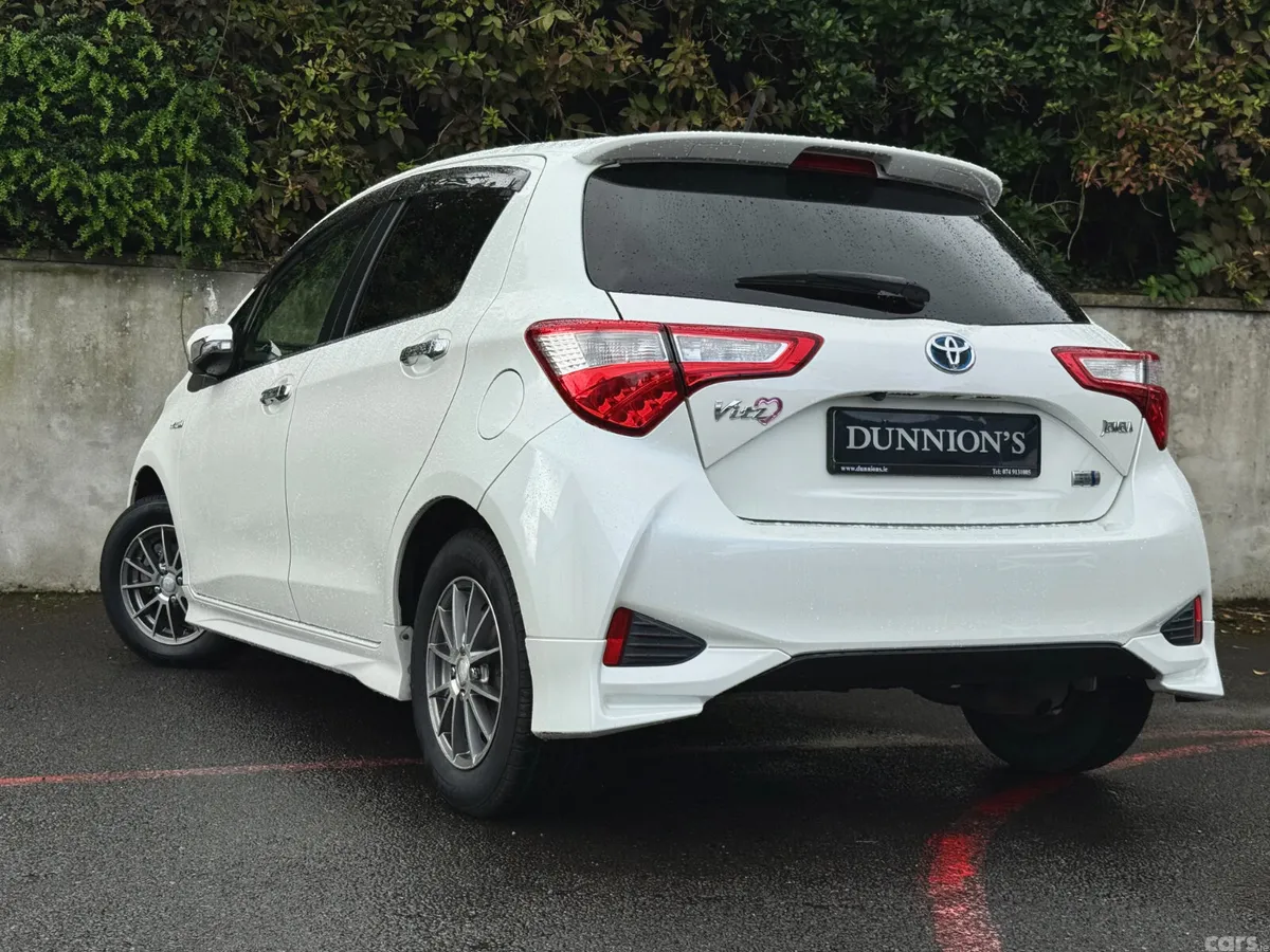 Toyota Vitz Hatchback, Petrol Hybrid, 2017, White