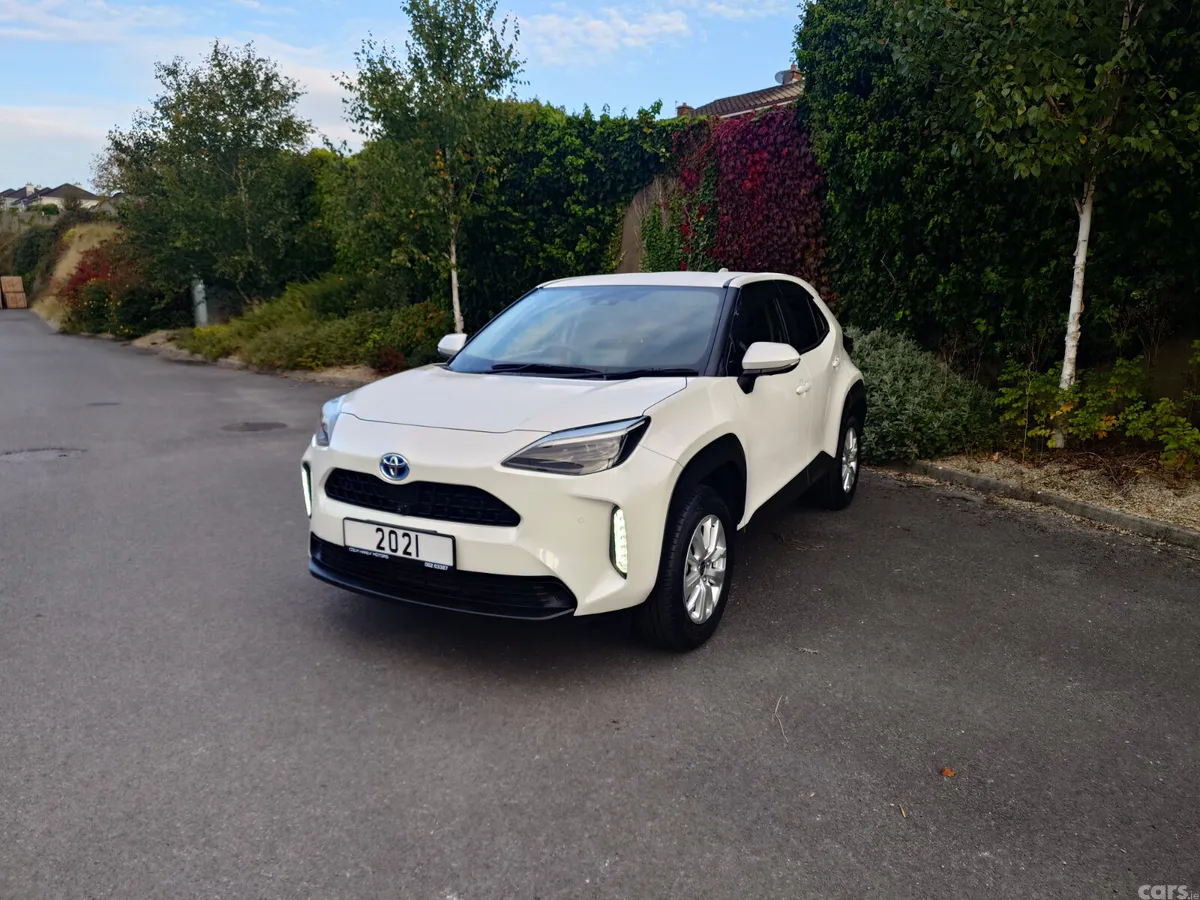 Toyota Yaris Cross SUV, Petrol Hybrid, 2021, White