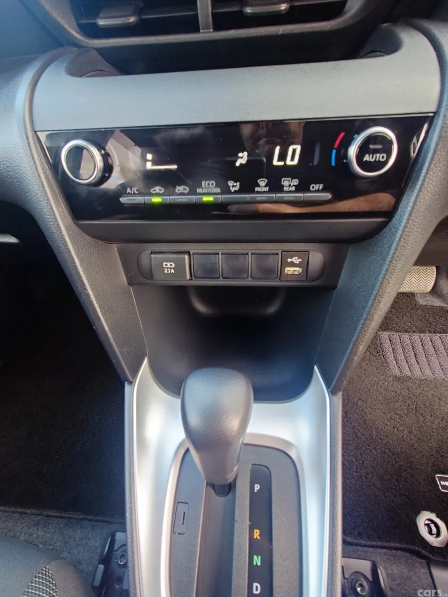 Toyota Yaris Cross SUV, Petrol Hybrid, 2021, White