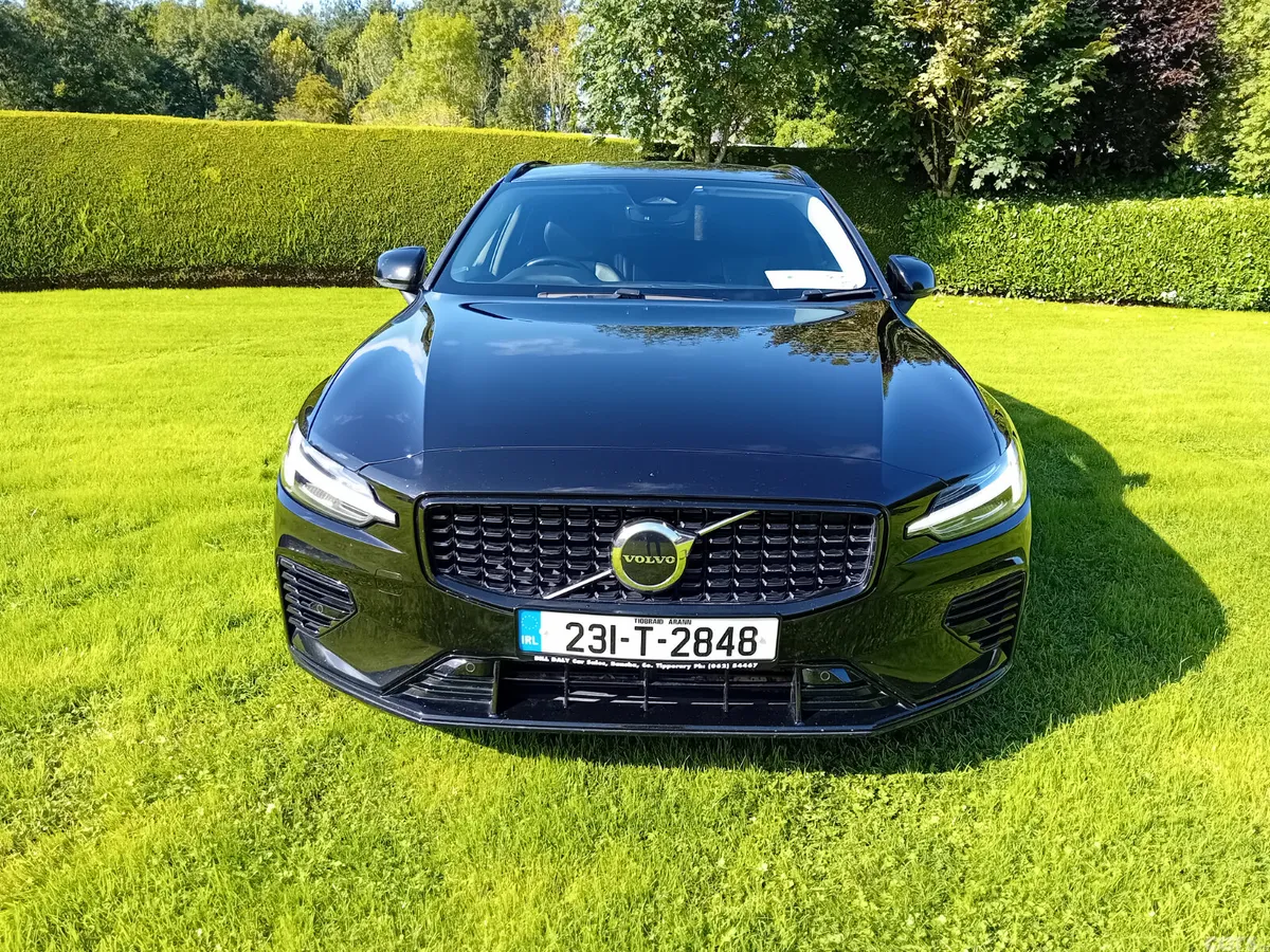 Volvo V60 Estate, Petrol Plug-in Hybrid, 2023, Black