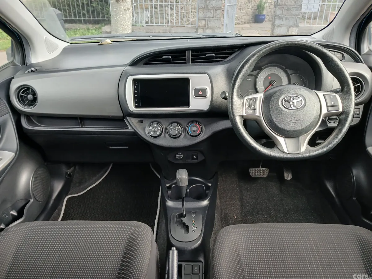 Toyota Yaris Hatchback, Petrol, 2016, Blue