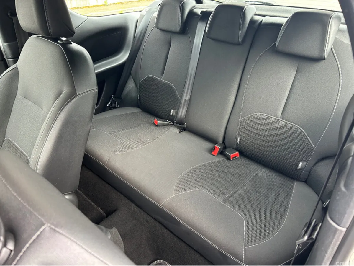 DS Automobiles DS 3 Hatchback, Petrol, 2017, White