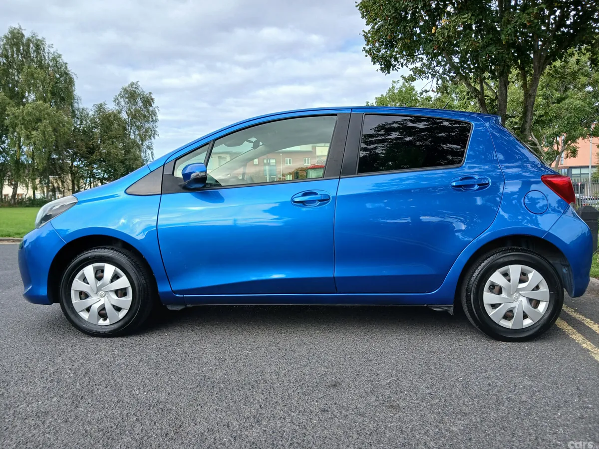 Toyota Yaris Hatchback, Petrol, 2016, Blue