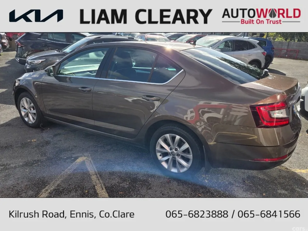 Skoda Octavia Hatchback, Petrol, 2020, Brown
