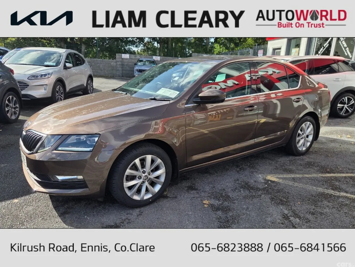 Skoda Octavia Hatchback, Petrol, 2020, Brown