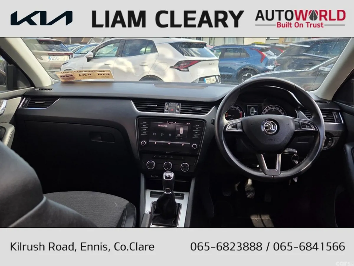 Skoda Octavia Hatchback, Petrol, 2020, Brown