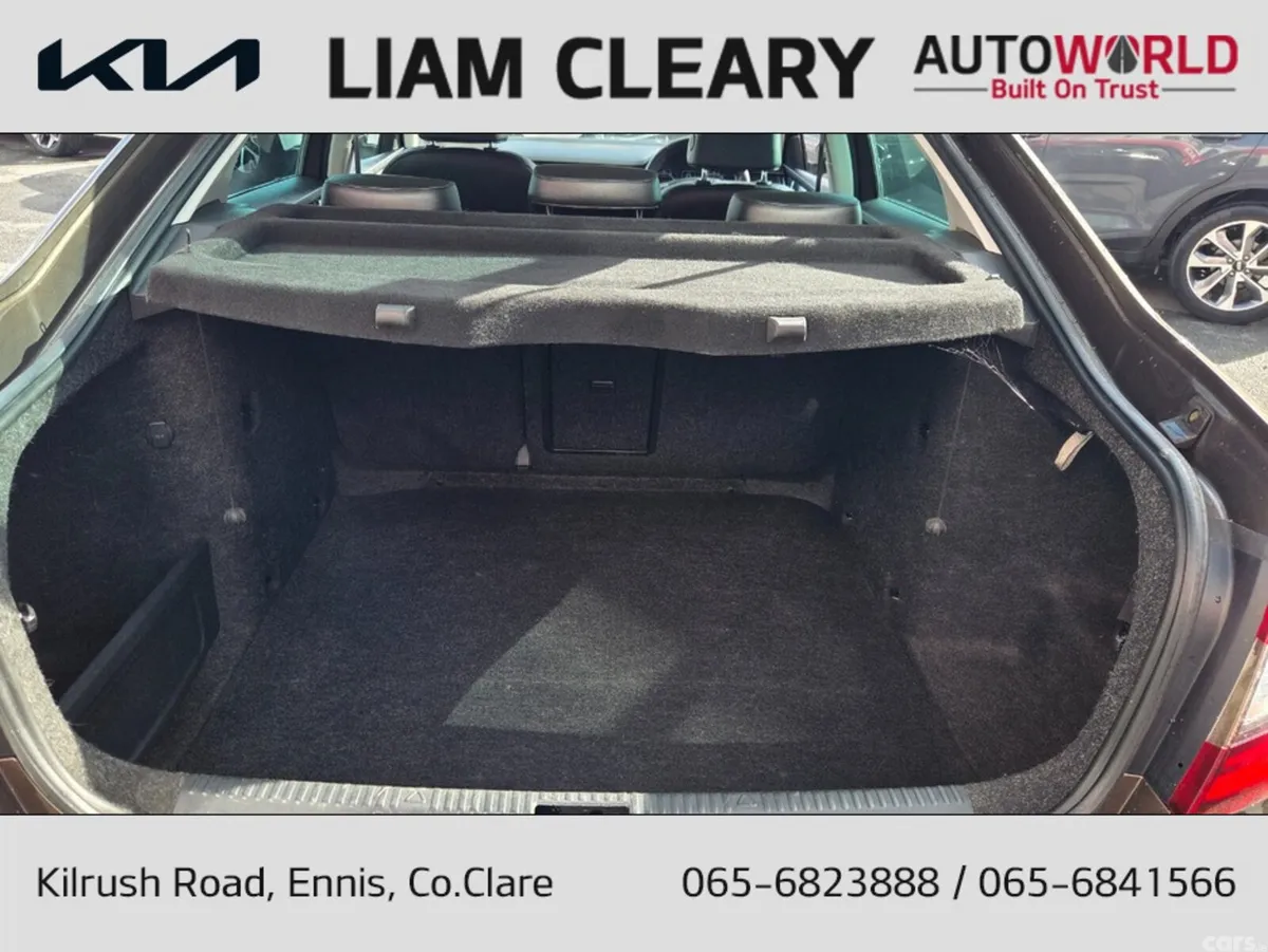 Skoda Octavia Hatchback, Petrol, 2020, Brown