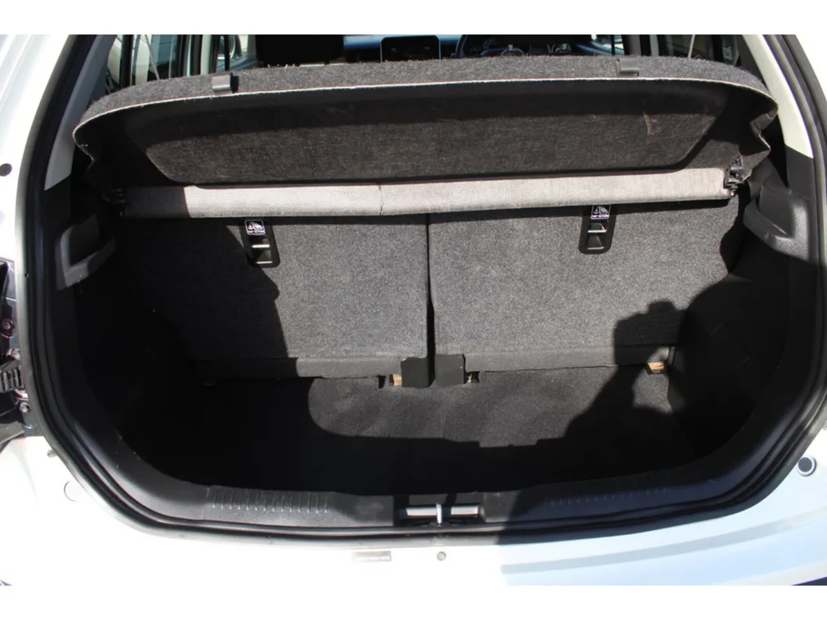 Suzuki Ignis Hatchback, Petrol, 2019, White