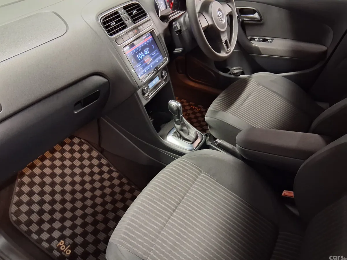 Volkswagen Polo Hatchback, Petrol, 2012, Blue