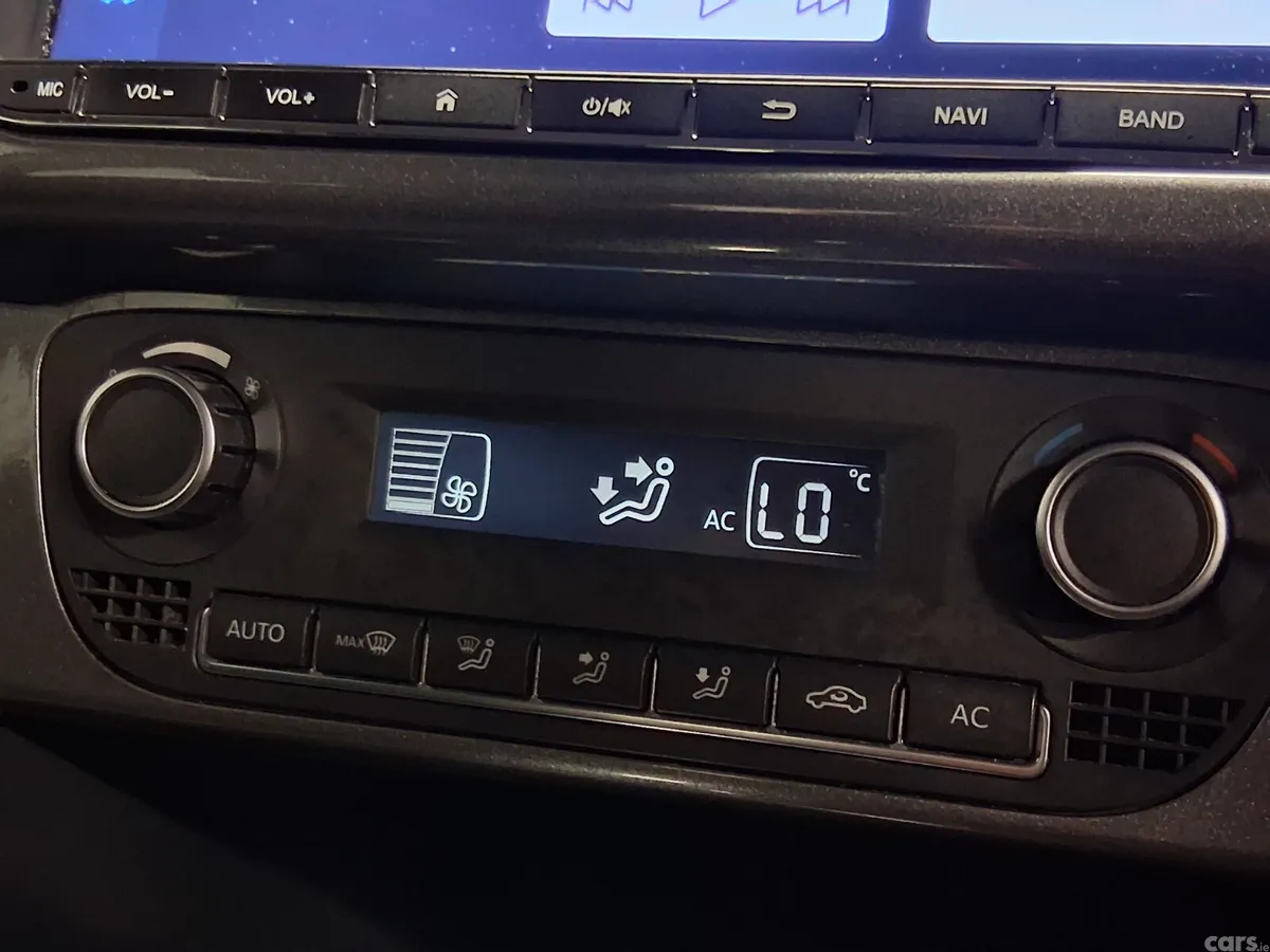 Volkswagen Polo Hatchback, Petrol, 2012, Blue