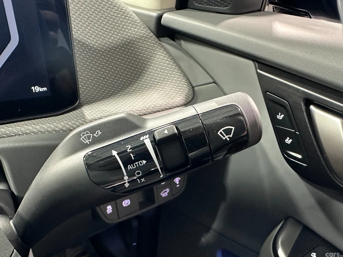 Kia EV6 MPV, Electric, 2026, Blue