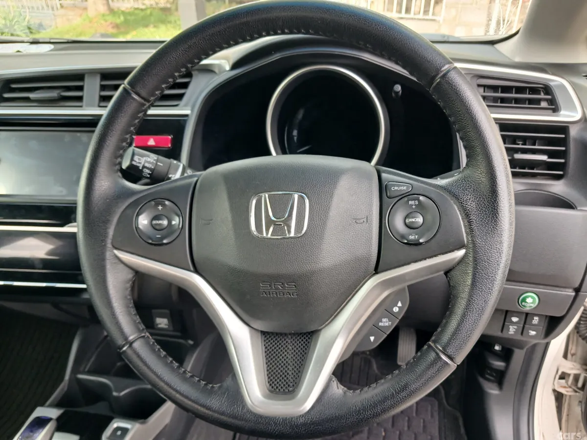 Honda Fit Hatchback, Petrol Hybrid, 2016, White