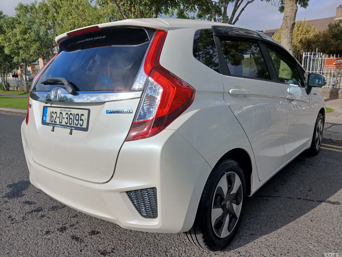 Honda Fit Hatchback, Petrol Hybrid, 2016, White