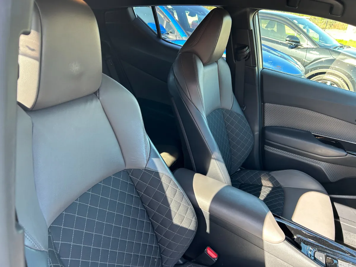 Toyota C-HR Saloon, Petrol Hybrid, 2020, Grey