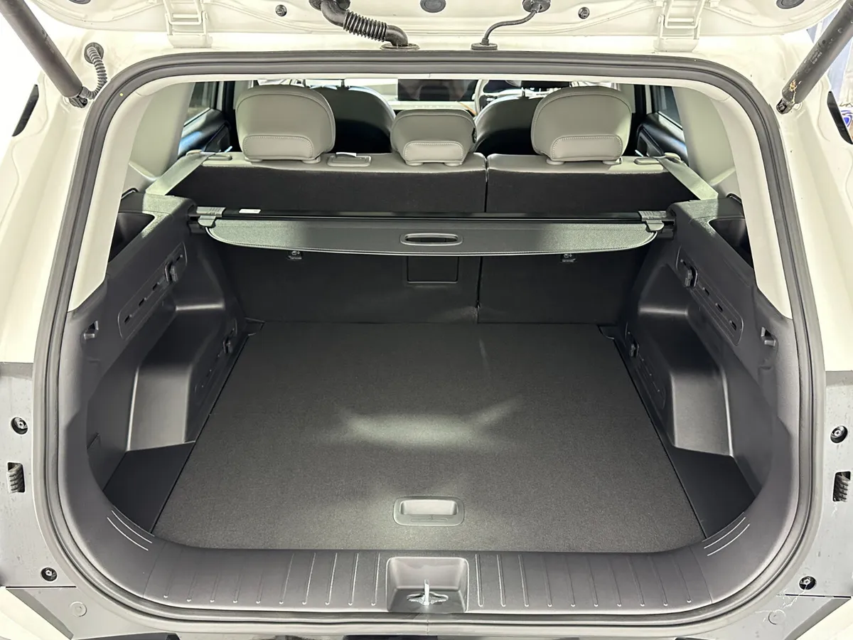 Kia EV5 MPV, Electric, 2026, White