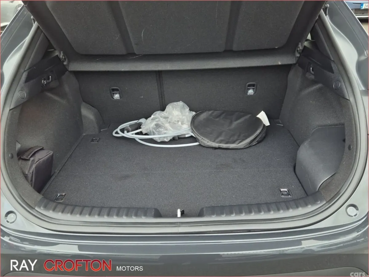 Kia XCeed Hatchback, Petrol Plug-in Hybrid, 2025, Grey