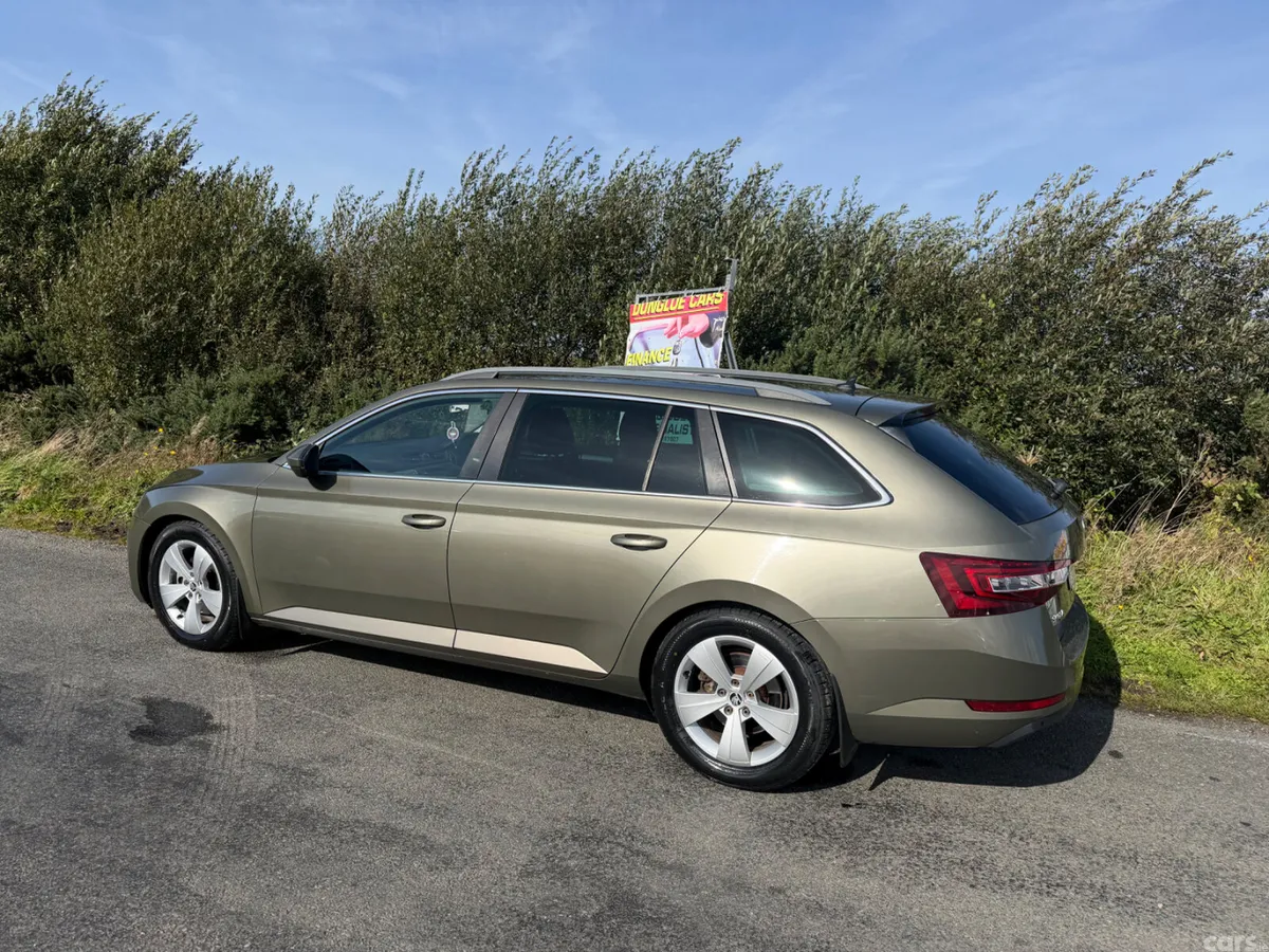 Skoda Superb Estate, Diesel, 2017, Green