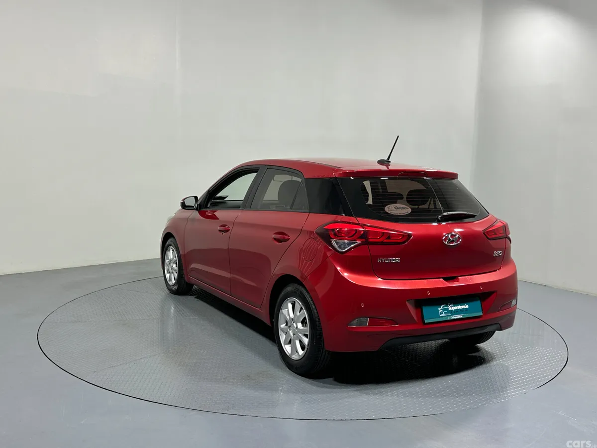 Hyundai i20 Hatchback, Petrol, 2016, Red