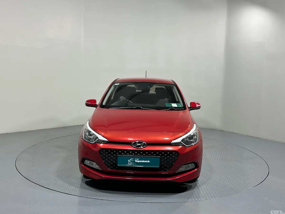Hyundai i20 Hatchback, Petrol, 2016, Red