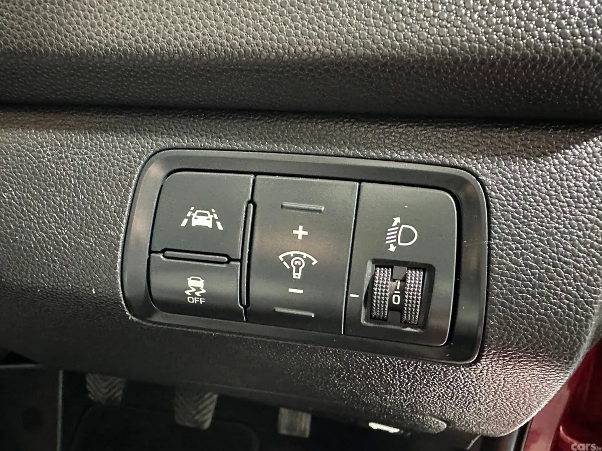Hyundai i20 Hatchback, Petrol, 2016, Red