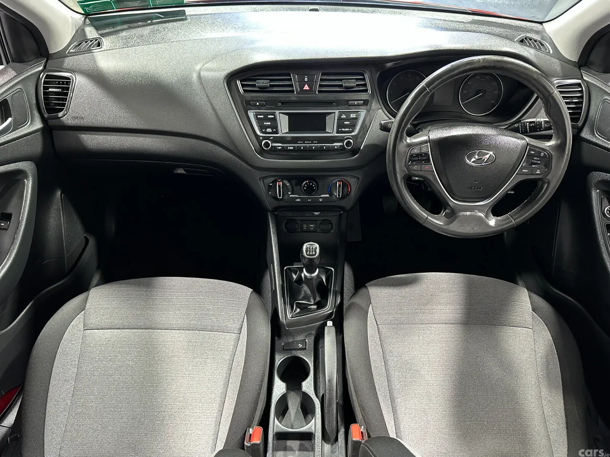 Hyundai i20 Hatchback, Petrol, 2016, Red