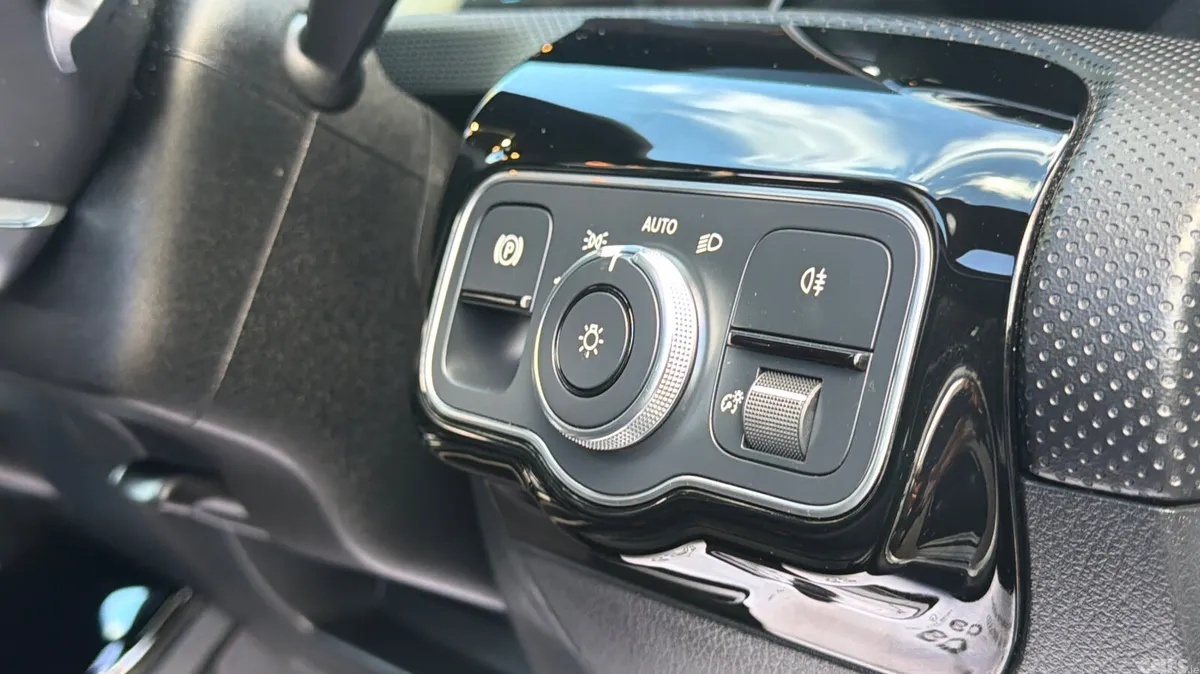 Mercedes-Benz A-Class Hatchback, Diesel, 2019, Silver