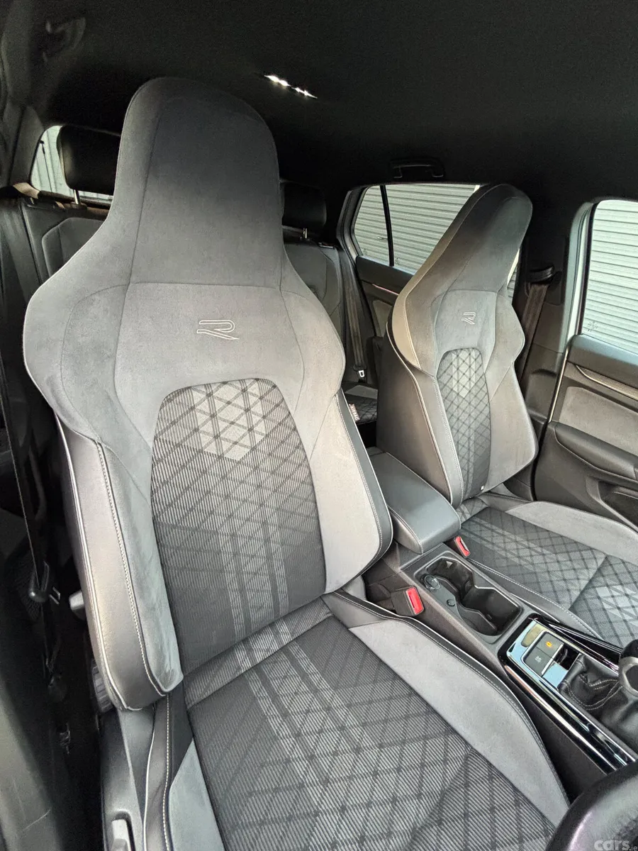 Volkswagen Golf Estate, Petrol, 2023, Grey