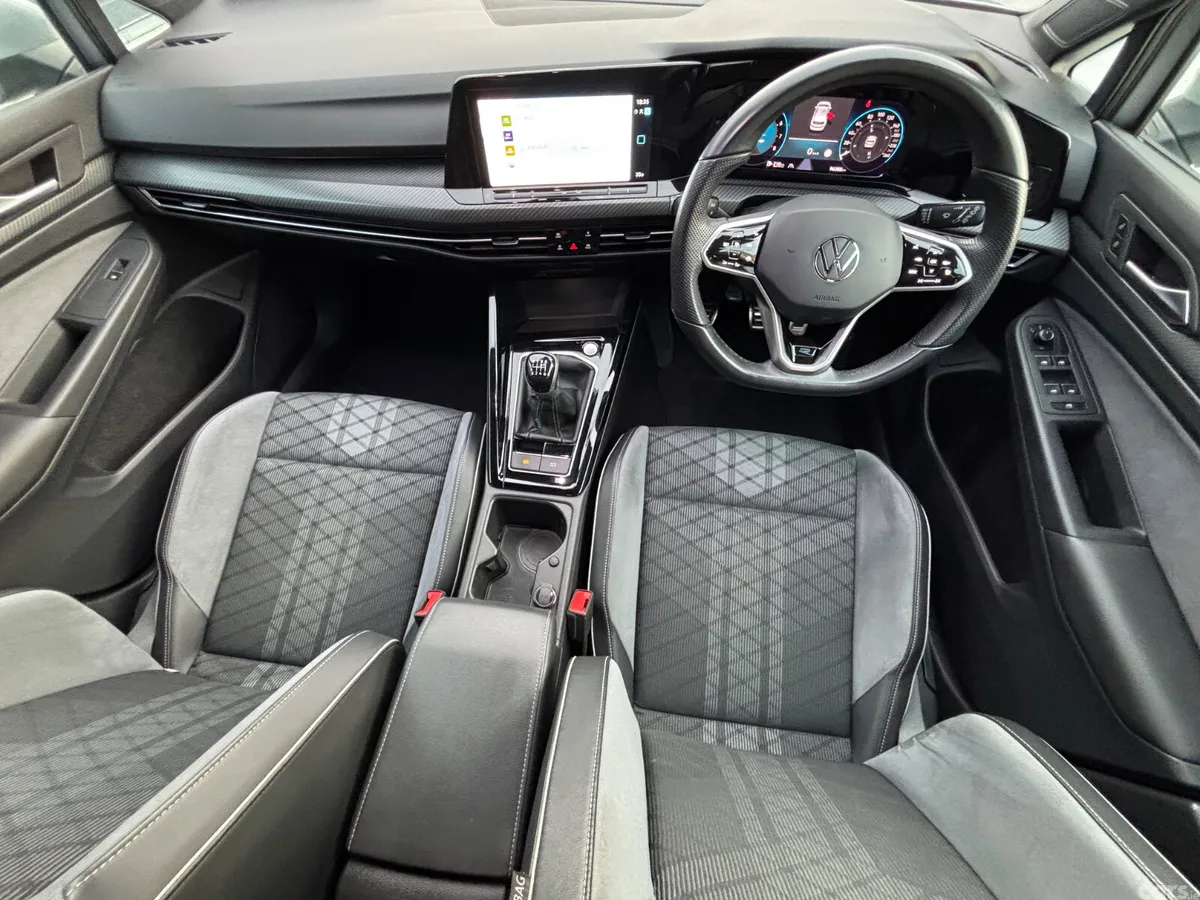 Volkswagen Golf Estate, Petrol, 2023, Grey