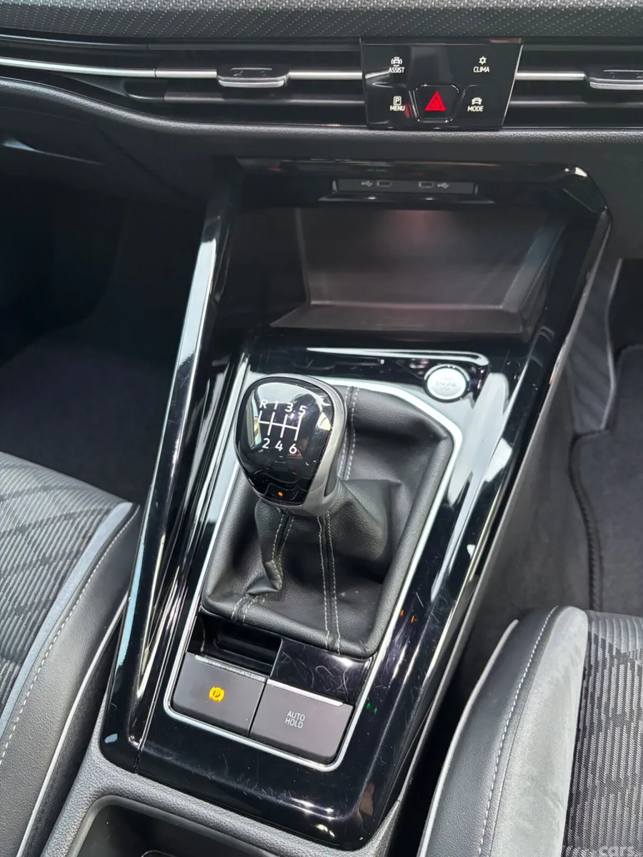 Volkswagen Golf Estate, Petrol, 2023, Grey