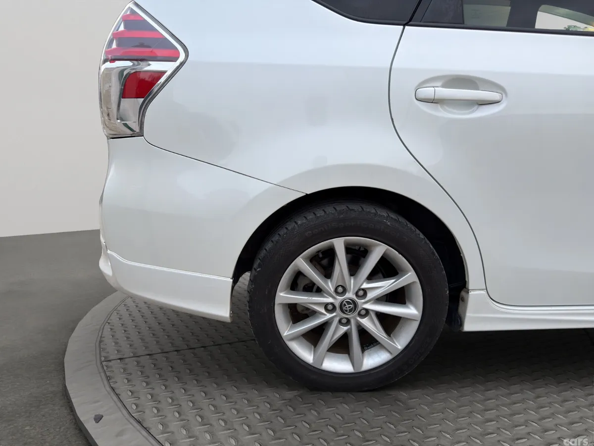 Toyota Prius MPV, Petrol Hybrid, 2016, White