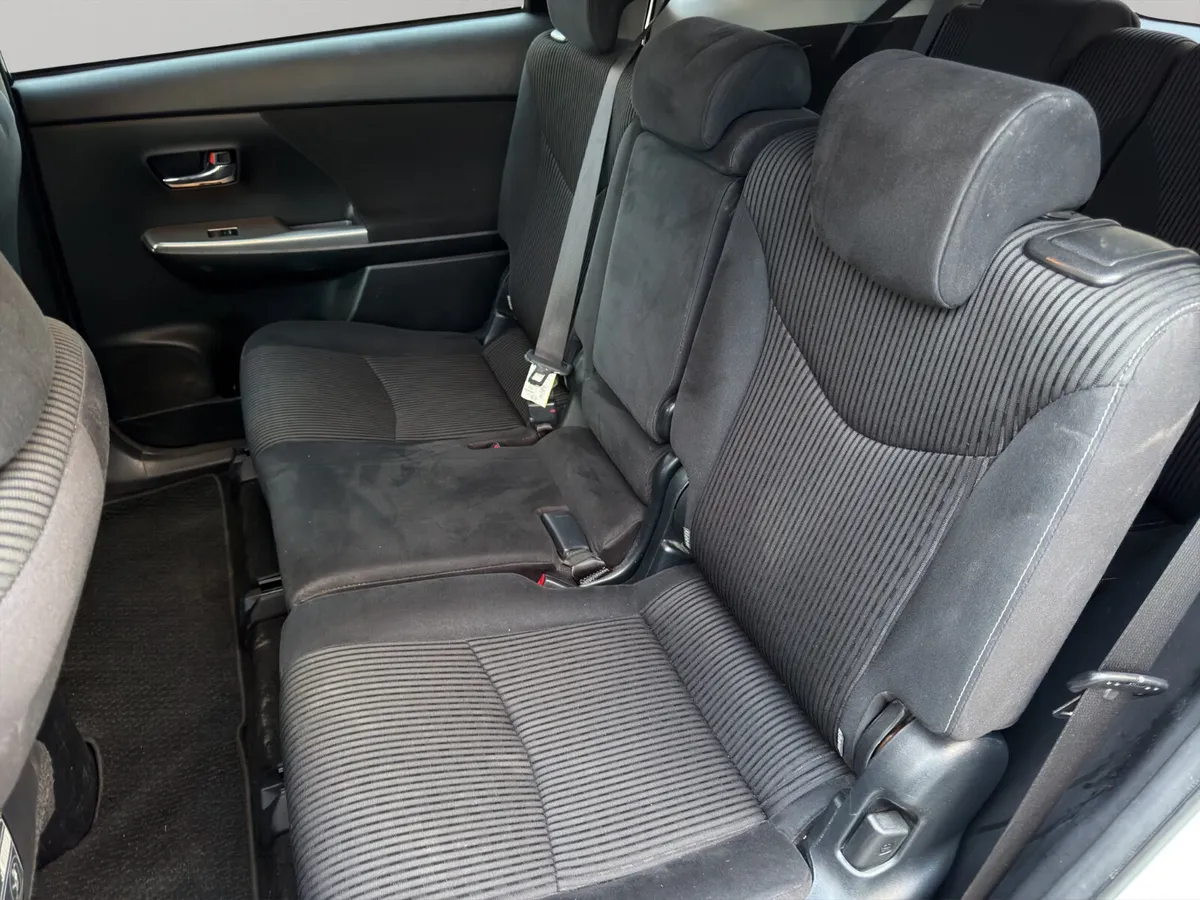 Toyota Prius MPV, Petrol Hybrid, 2016, White