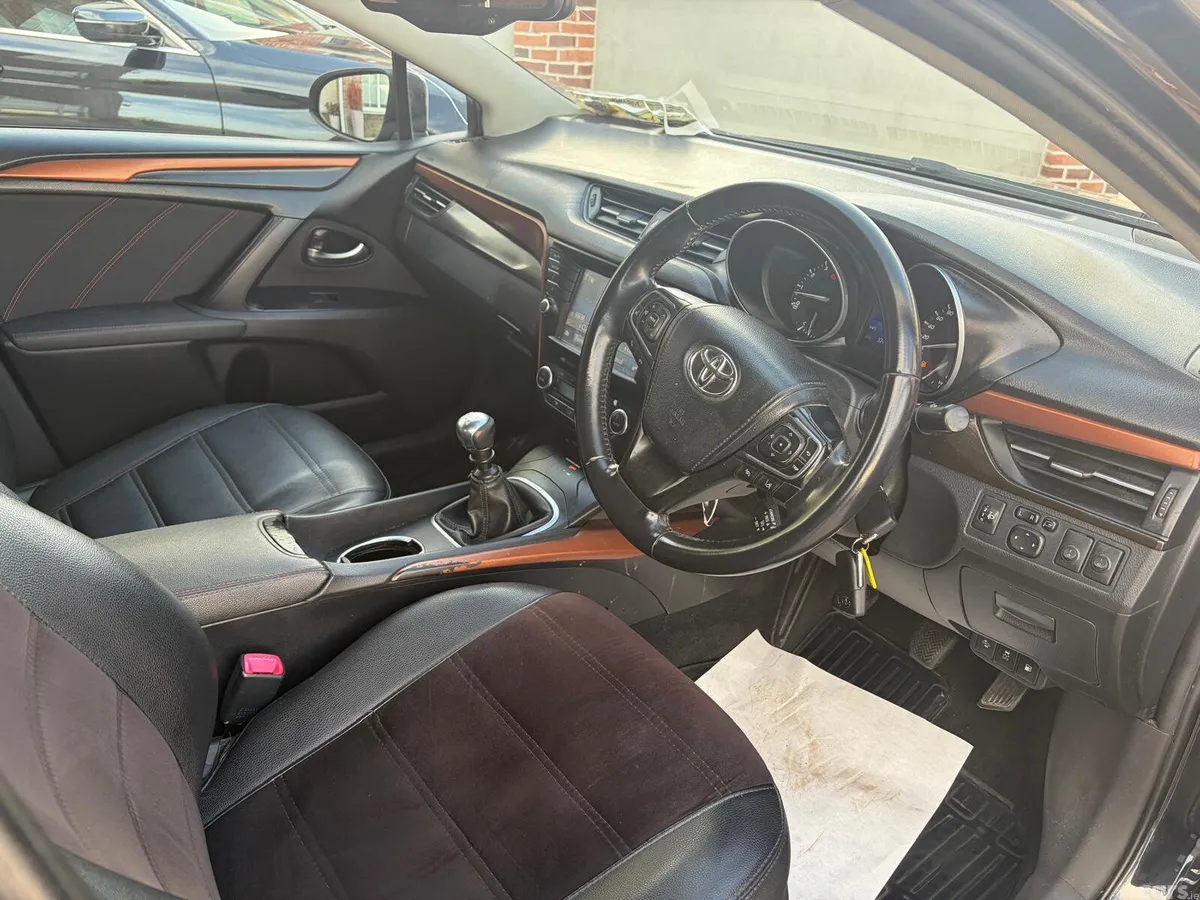 Toyota Avensis Saloon, Petrol, 2017, Black