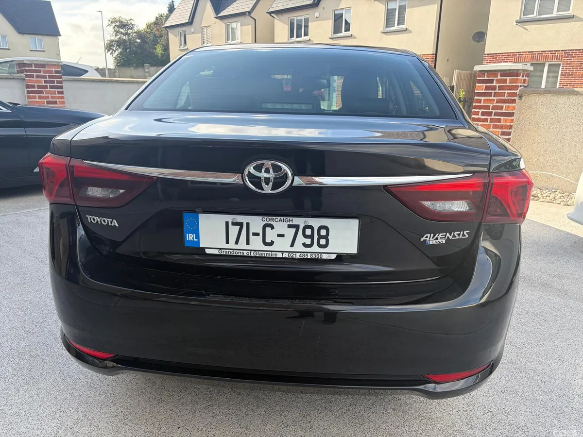 Toyota Avensis Saloon, Petrol, 2017, Black